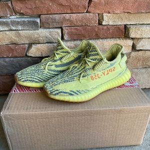 Yeezy 350 frozen yellow size 8.5